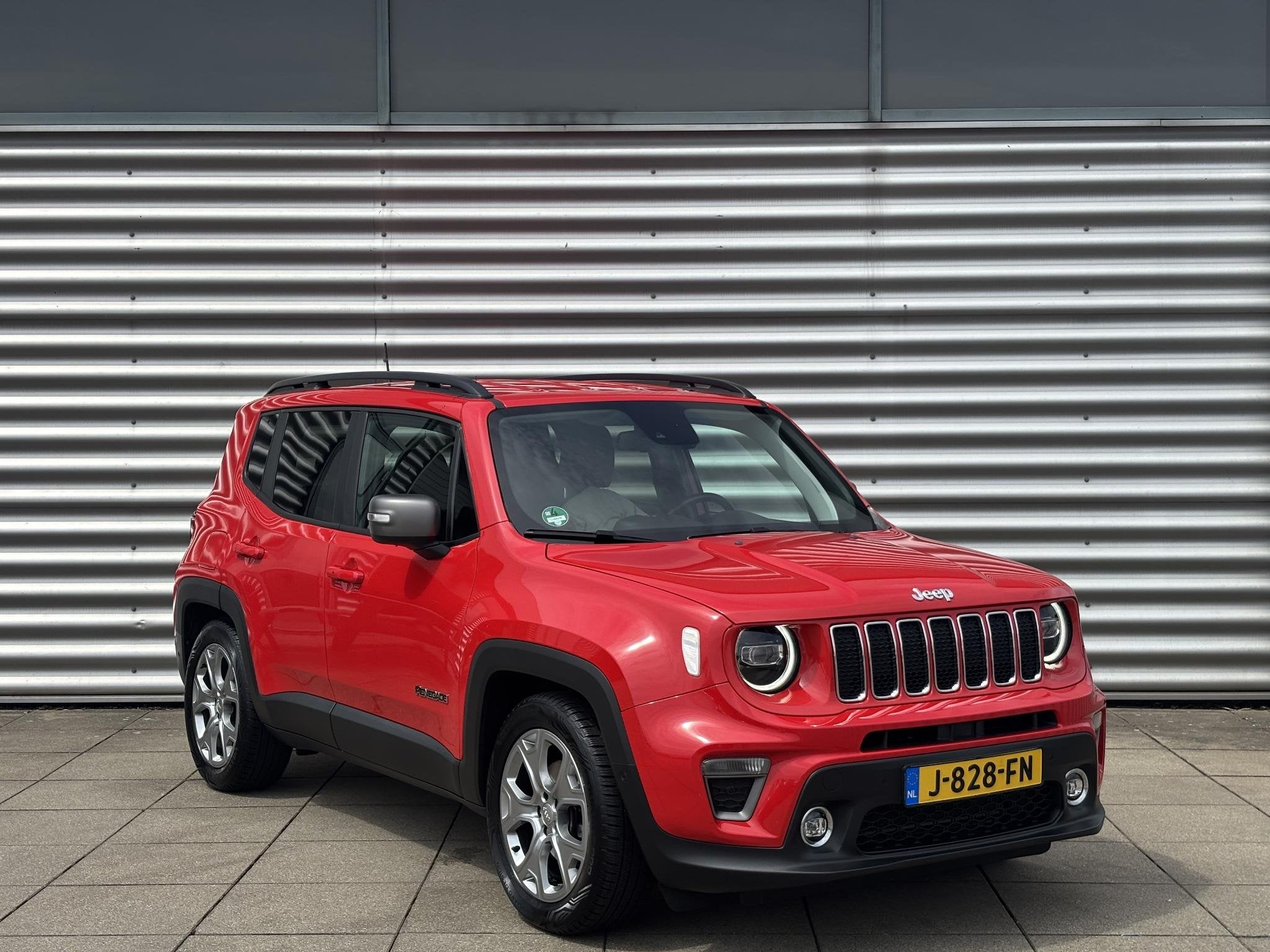 Jeep Renegade 1.3T Freedom Navigatie | Camera | Leder | Stoe, Auto's, Automatische klimaatregeling, Gebruikt, 4 cilinders, 150 pk