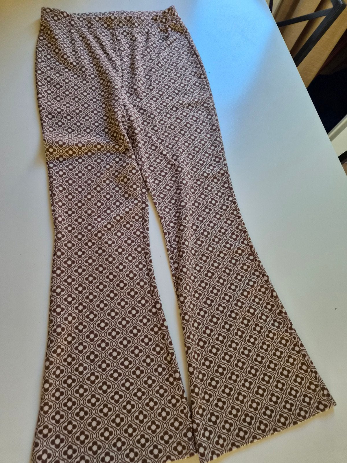 Vintage flared broek met bloemenprint - Maat M, Kleding | Dames, Maat 38/40 (M), Bruin, Lang, Gedragen