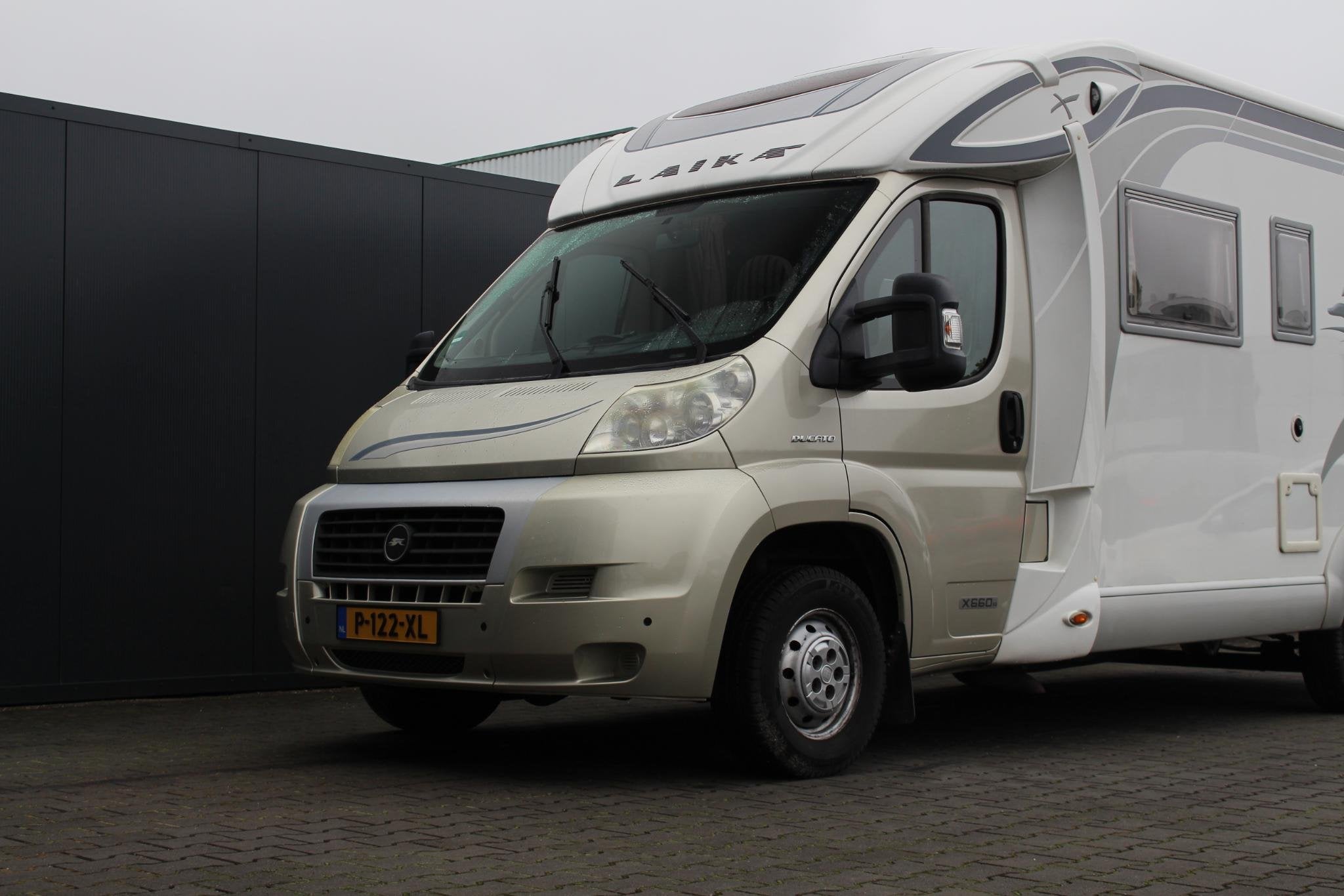 Laika caravans s.p.a X660r | Diesel | Handgeschakeld | Airco, 6 tot 7 meter, Bedrijf, 6 tot 7 meter, Laika