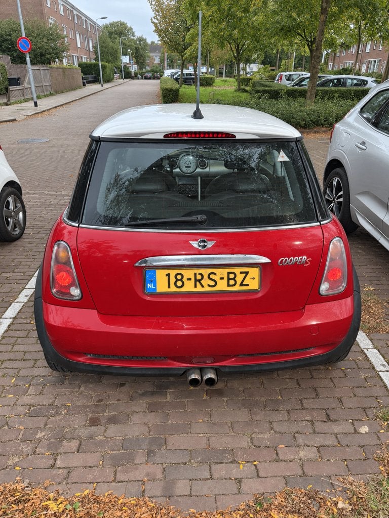 Mini 1.6 16V Cooper S R53 2005 | Nieuwe Koppeling | ~190PK, Auto's, Voorwielaandrijving, Zwart, Leder en Stof, Origineel Nederlands