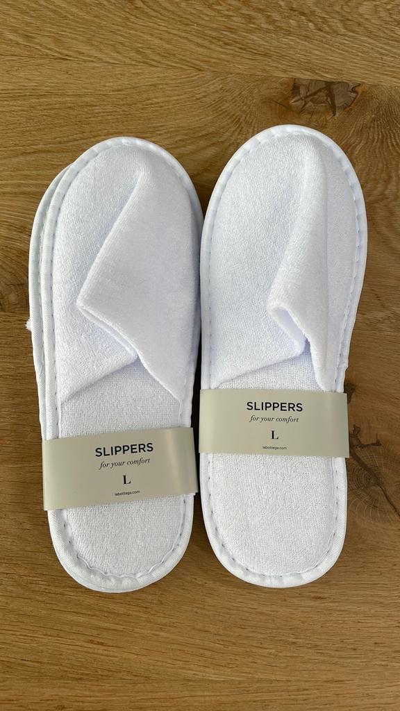 Badstof slippers nieuw unisex 2 paar 1,00 per paar, Ophalen of Verzenden, Overige maten, Wit