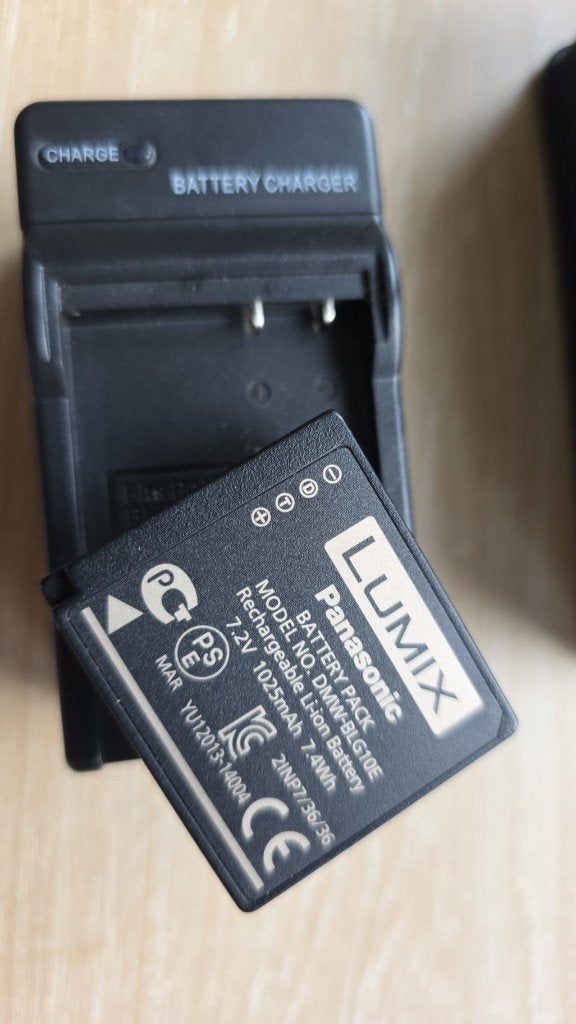 Panasonic DMW-BLG10E accu + lader + Lumix hoesje, Ophalen of Verzenden, Zo goed als nieuw