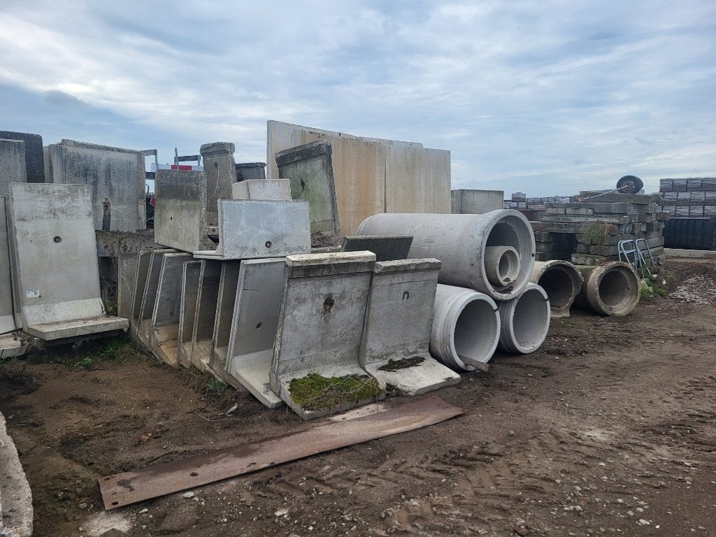 Diverse gebruikte kleine aantallen gebruikte keerwanden, Ophalen, Gebruikt, Biels, Beton