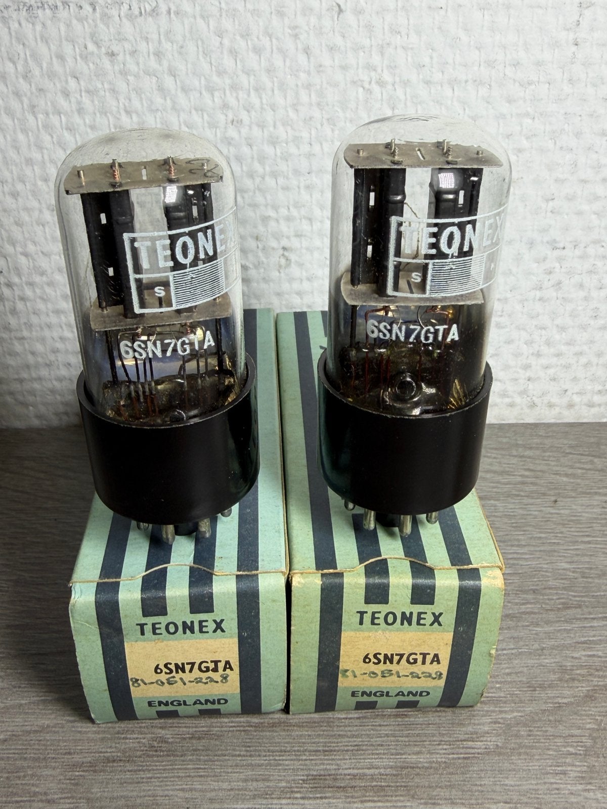 2x nos nib Theonix 6SN7GTA, Antiek en Kunst, Ophalen of Verzenden