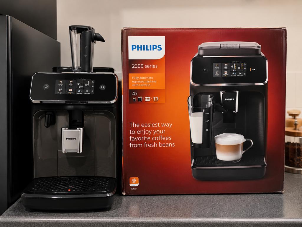 Philips LatteGo 2300 EP2334/10 Volautomatische Koffiemachine, Witgoed en Apparatuur, Koffiezetapparaten, Ophalen, Afneembaar waterreservoir