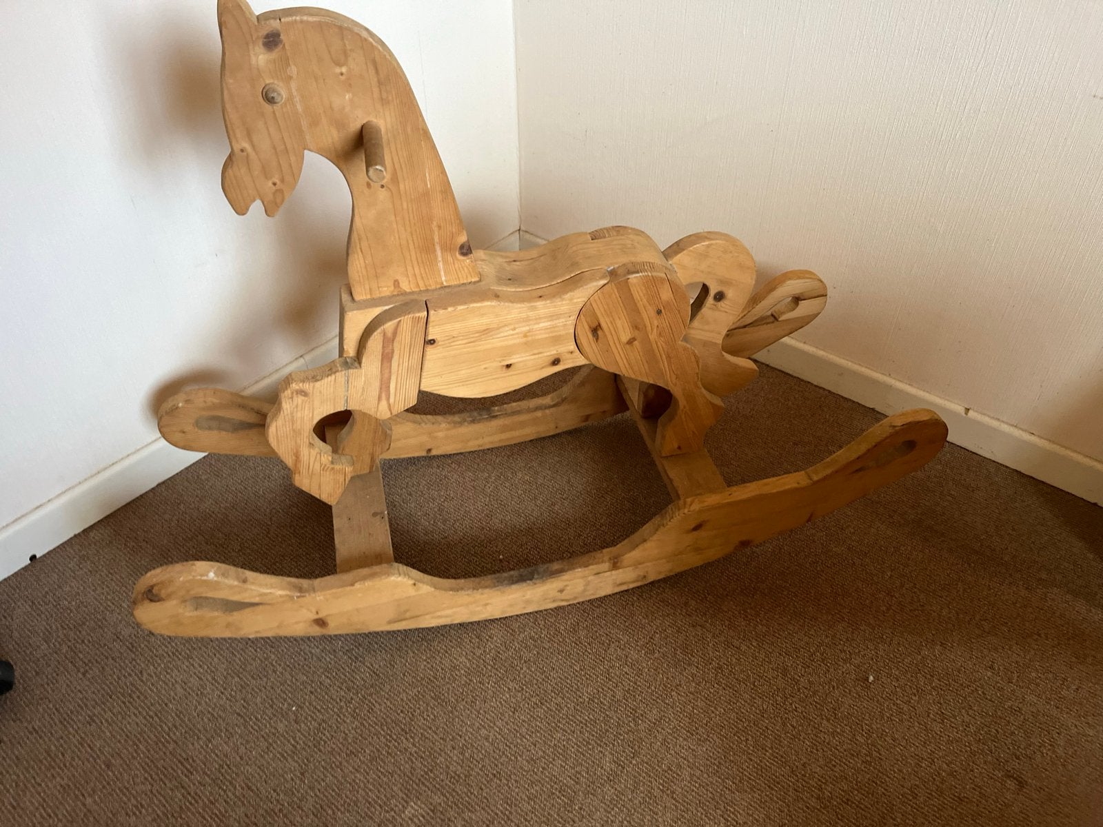 Houten hobbelpaard - Klassiek speelgoed voor kinderen, Ophalen, Zo goed als nieuw
