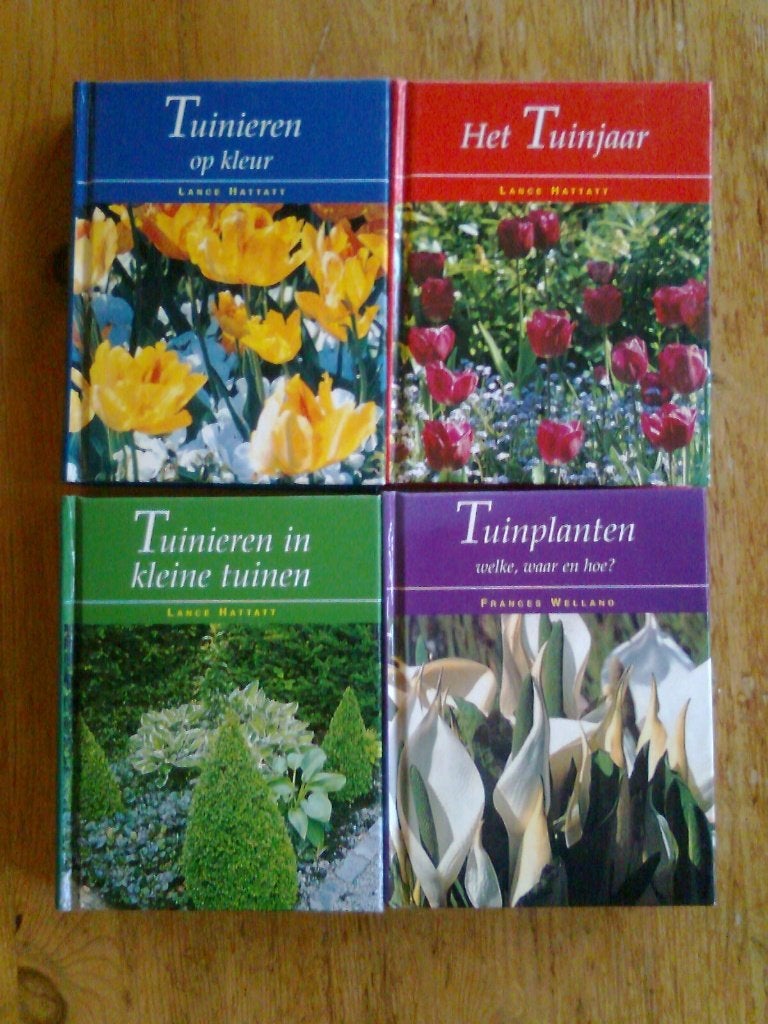 Tuinieren in kleine tuinen, plus nog 3 van de serie, Ophalen of Verzenden, Zo goed als nieuw, Tuinieren en Tuinplanten