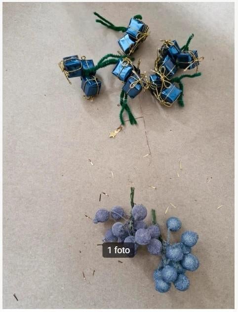 Kerstcadeautjes en besjes blauw h, Onbekend, Ophalen of Verzenden, Zo goed als nieuw, Losse verkoop