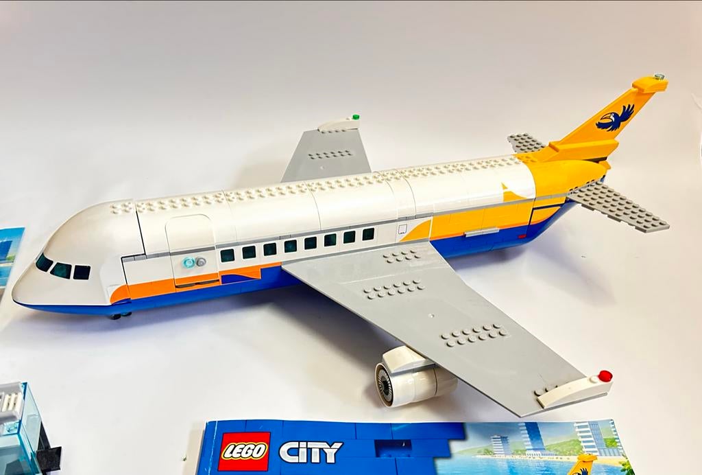LEGO City Passagiersvliegtuig 60262 met verkeerstoren, Lego, Ophalen of Verzenden, City, Gebruikt