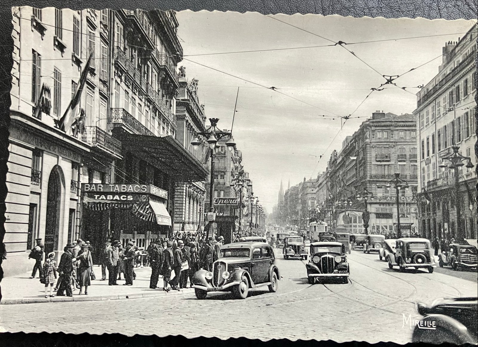 Oude ansichtkaart: Drukke straat in Frankrijk, ca. 1930, Ophalen of Verzenden, 1920 tot 1940, Ongelopen, Frankrijk