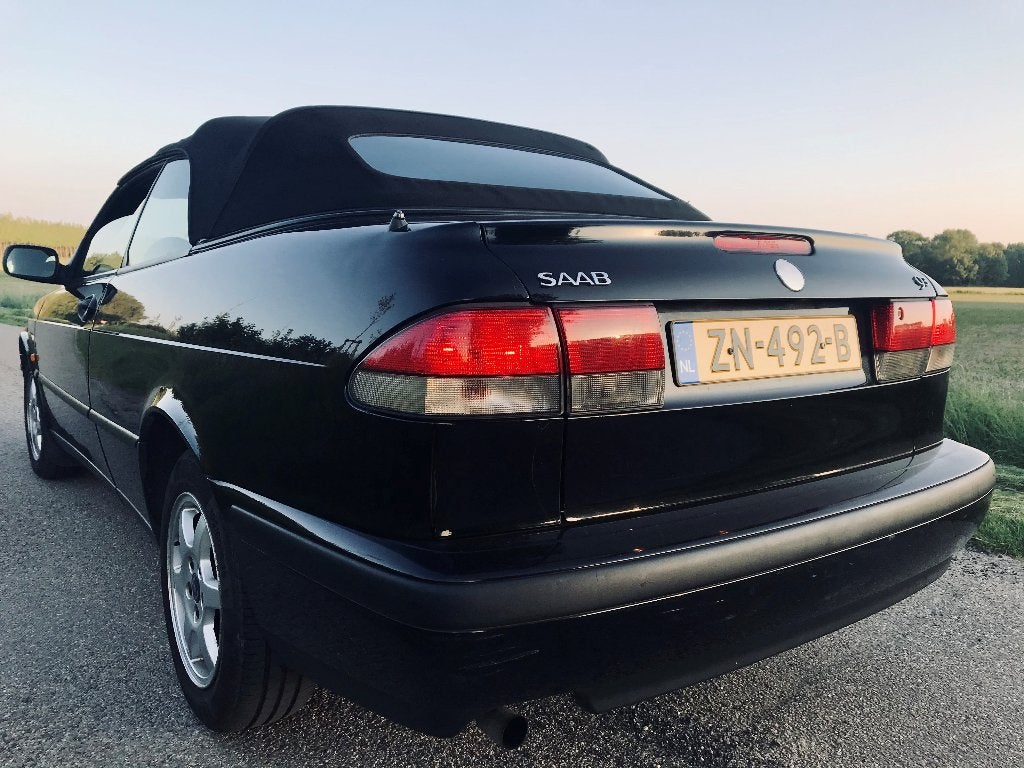 Saab 9-3 2.0 I Cabrio 2000 Zwart ***DEFECT***, Auto's, Saab, Voorwielaandrijving, Zwart, Cabriolet, 4 stoelen