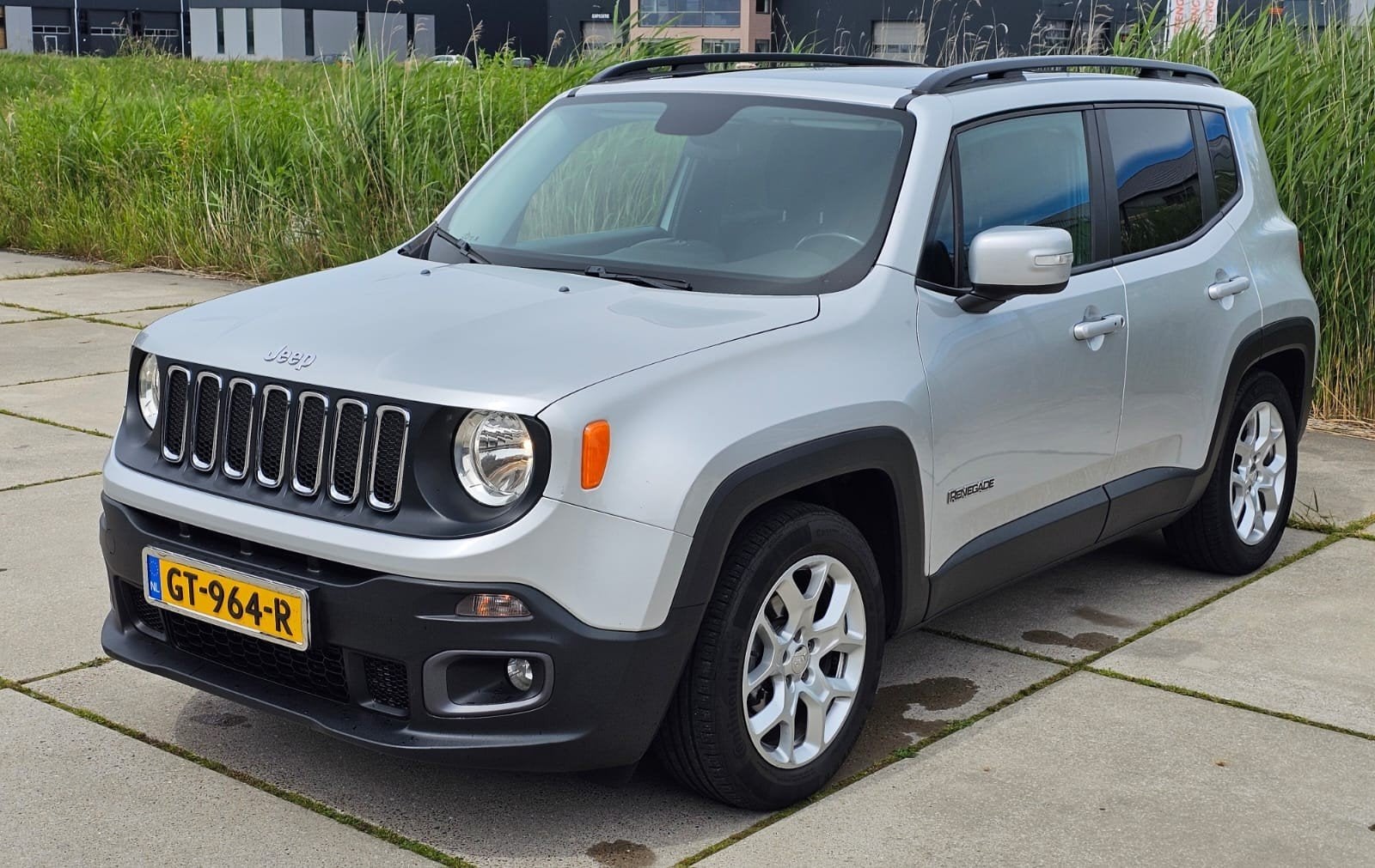 Jeep Renegade 1.4 Multiair Turbo 103KW 2WD AUT 2015 Grijs, Auto's, Stof, Zwart, 4 cilinders, Origineel Nederlands