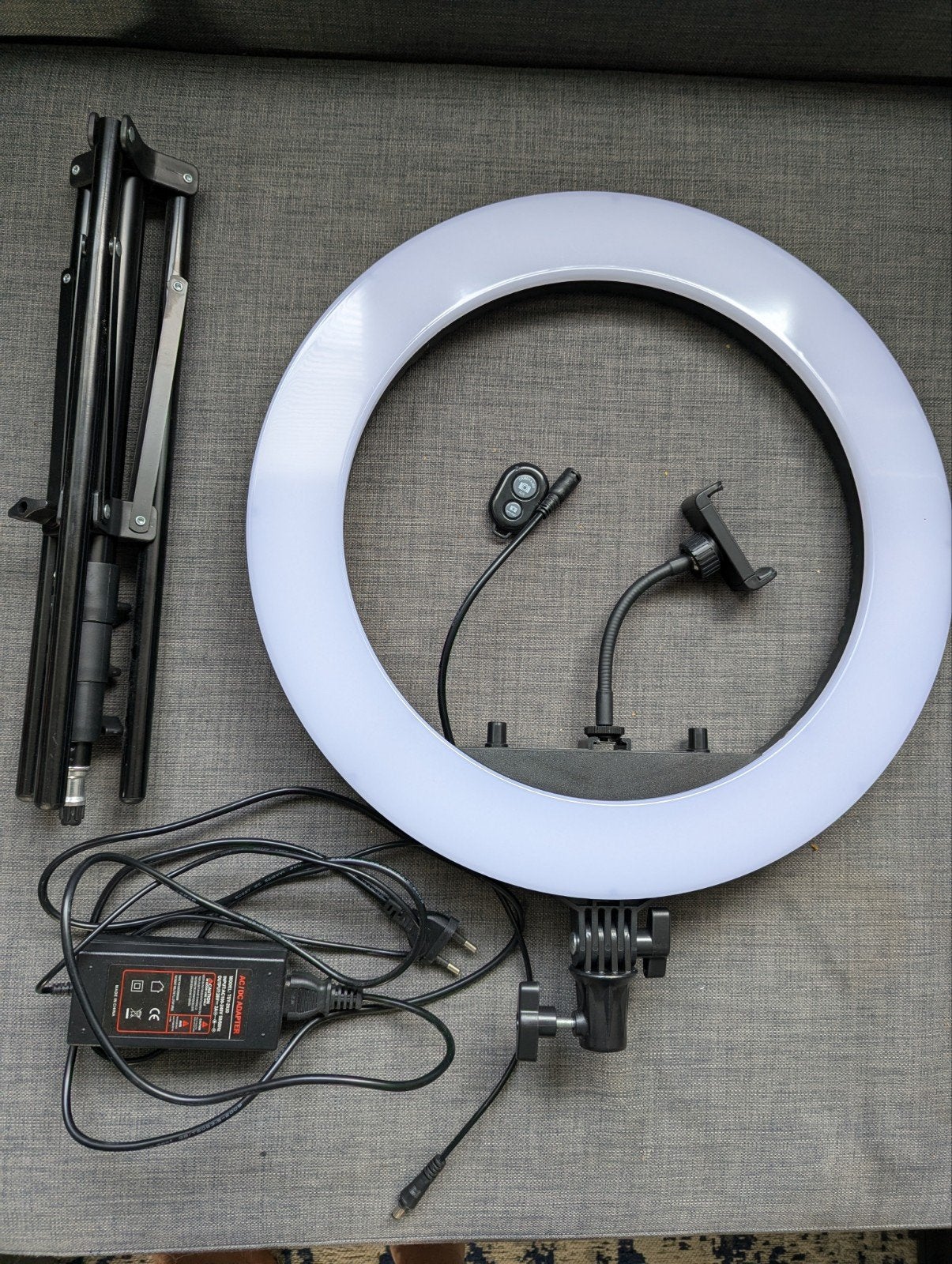 Ringlamp met statief en draagtas, Audio, Tv en Foto, Fotografie | Fotostudio en Toebehoren, Zo goed als nieuw, Lamp of Flitsset