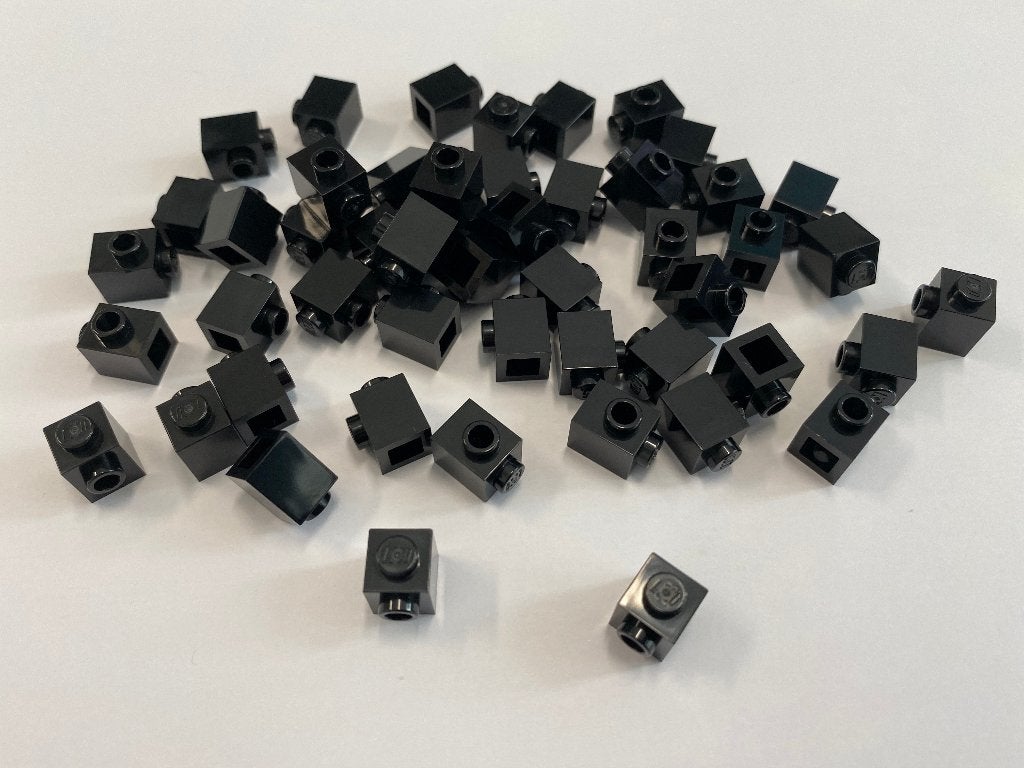 Partij 50x Lego 1x1 stenen met zijnop in diverse kleuren