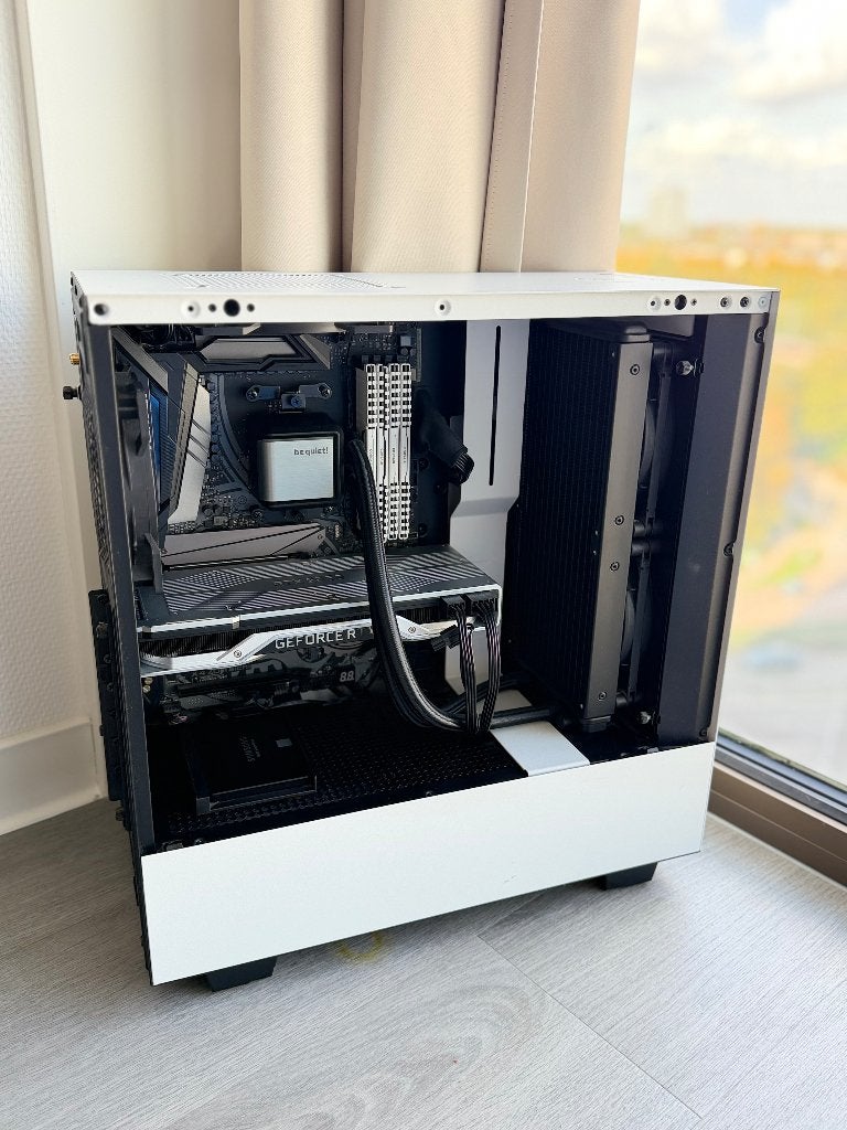 Gaming PC – Ryzen 5 2600X + RTX 2080 FE + 32 GB RAM, Ophalen, Overige genres, 1 speler, Zo goed als nieuw