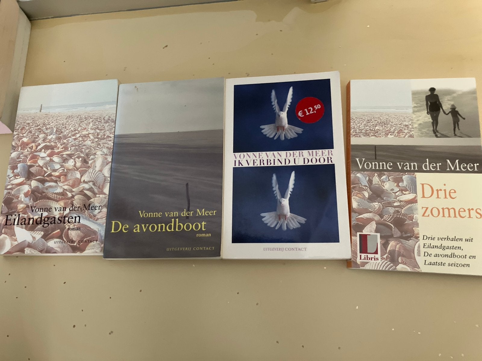 Vonne van der Meer Boeken: Eilandgasten, De avondboot, Drie, Boeken, Ophalen of Verzenden, Gelezen, Nederland