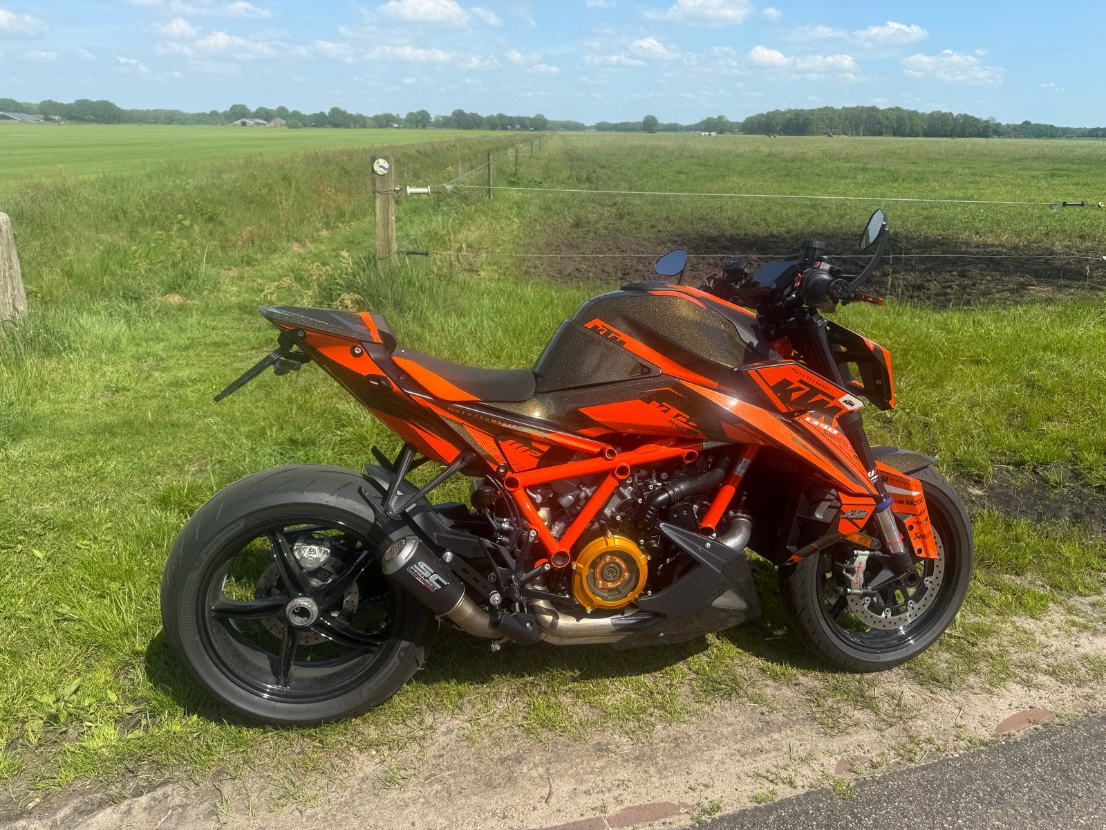 KTM Super Duke 1390r Evo. Uniek (BTW motor), Handvatverwarming, 2 cilinders, Occasion, Meer dan 35 kW
