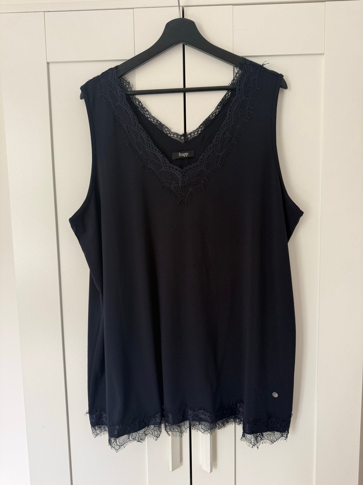 Frapp top donkerblauw met kant maat 48, Kleding | Dames, Grote Maten, Ophalen of Verzenden, Gedragen, Blauw