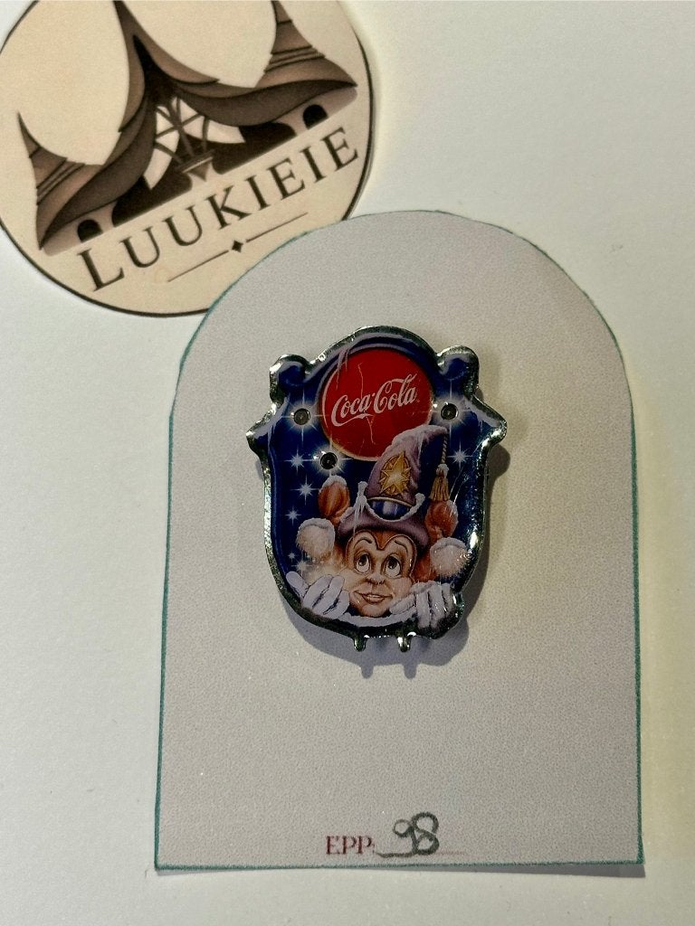 Winter Coca-Cola met lichtjes - Efteling Pin, Verzenden, Zo goed als nieuw, Button of Speldje