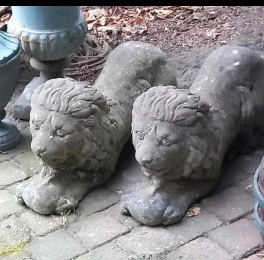 Antieke betonnen tuinbeelden van leeuwen, Ophalen of Verzenden, Gebruikt, Beton, Dierenbeeld
