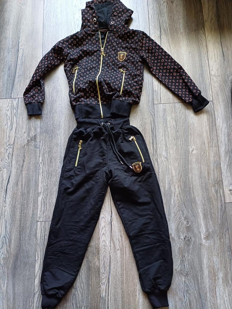Louis Vuitton-stijl trainingspak, Ophalen of Verzenden, Zo goed als nieuw, Meisje