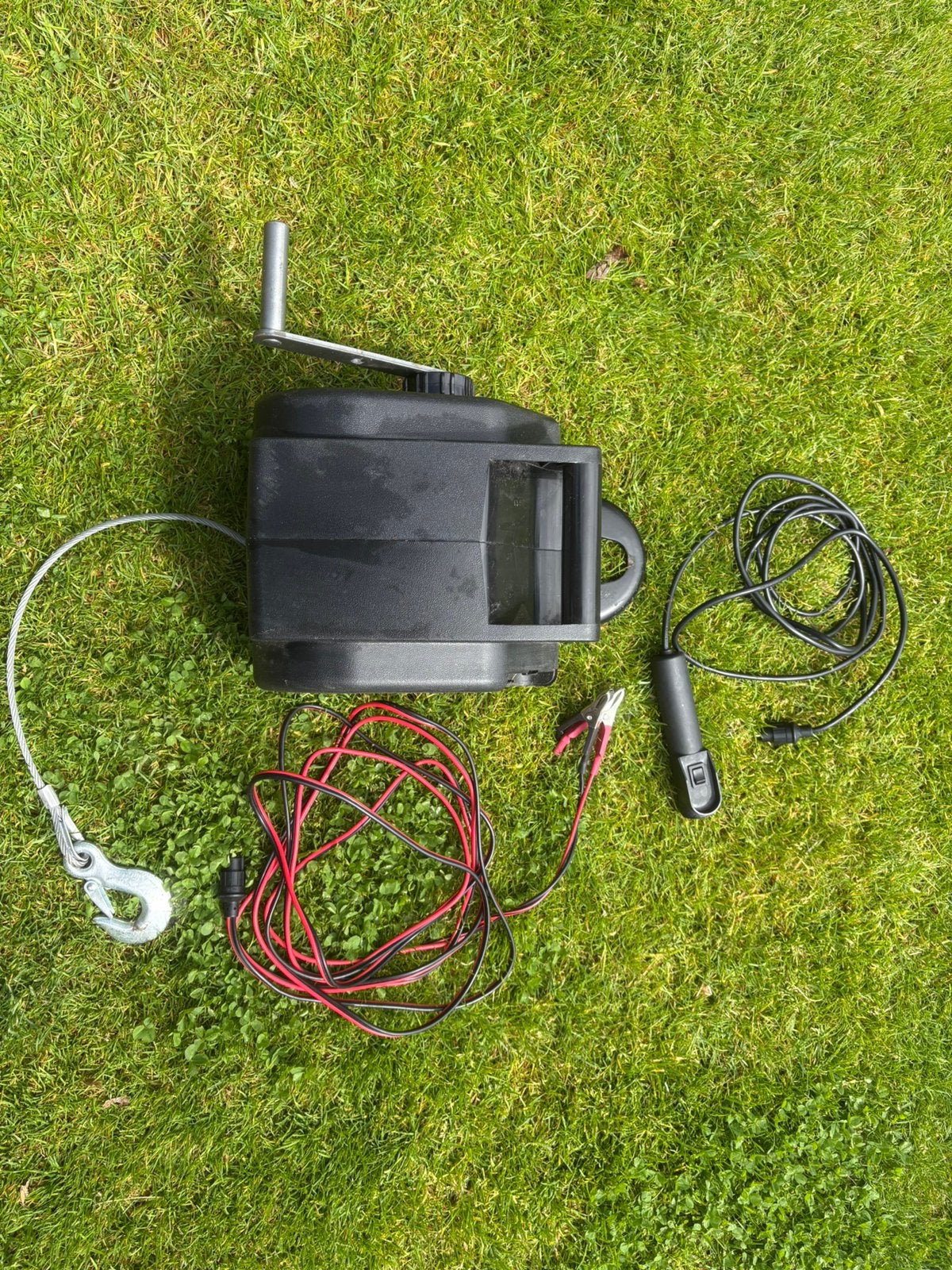 HBM draagbare 12 volt elektrische lier 900 kg, Doe-het-zelf en Verbouw, Lieren en Takels, Ophalen of Verzenden, Zo goed als nieuw