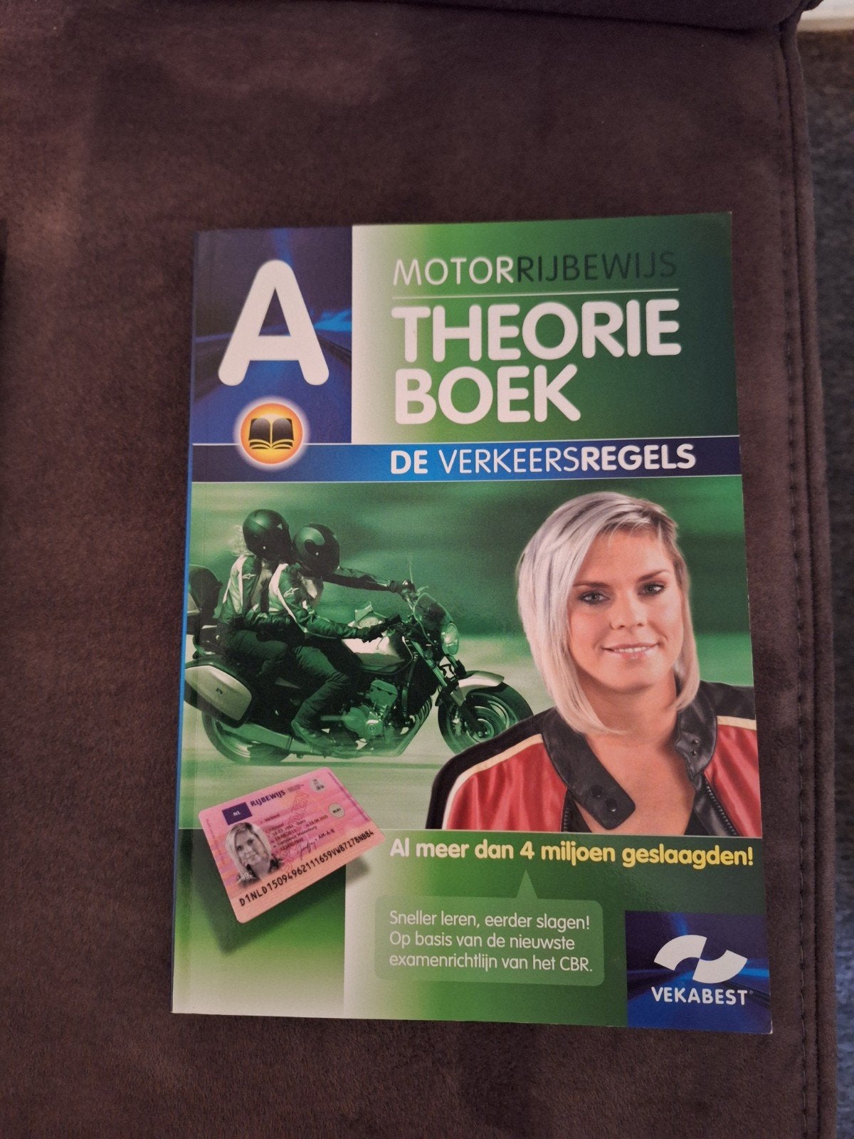 theorieboek motor, Ophalen of Verzenden, Zo goed als nieuw