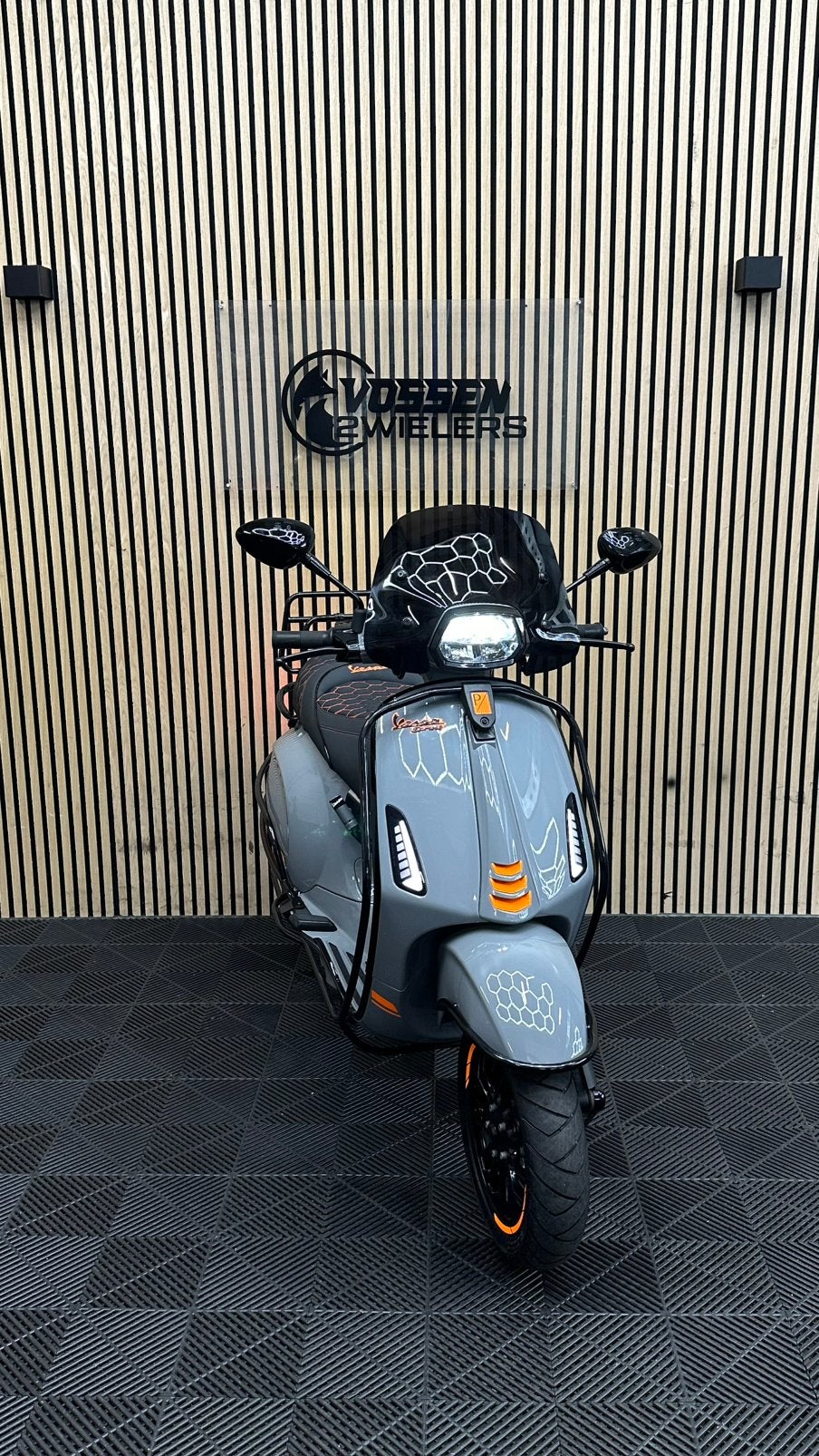 Vespa Sprint | Nardo Grey & Orange | 2020 | 3700KM