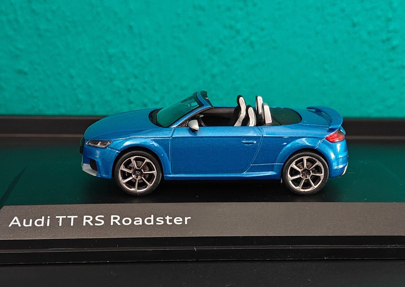 IScale Audi TT RS Roadster MK3 1:43 Blauw, Ophalen of Verzenden, Zo goed als nieuw, Auto, Overige merken