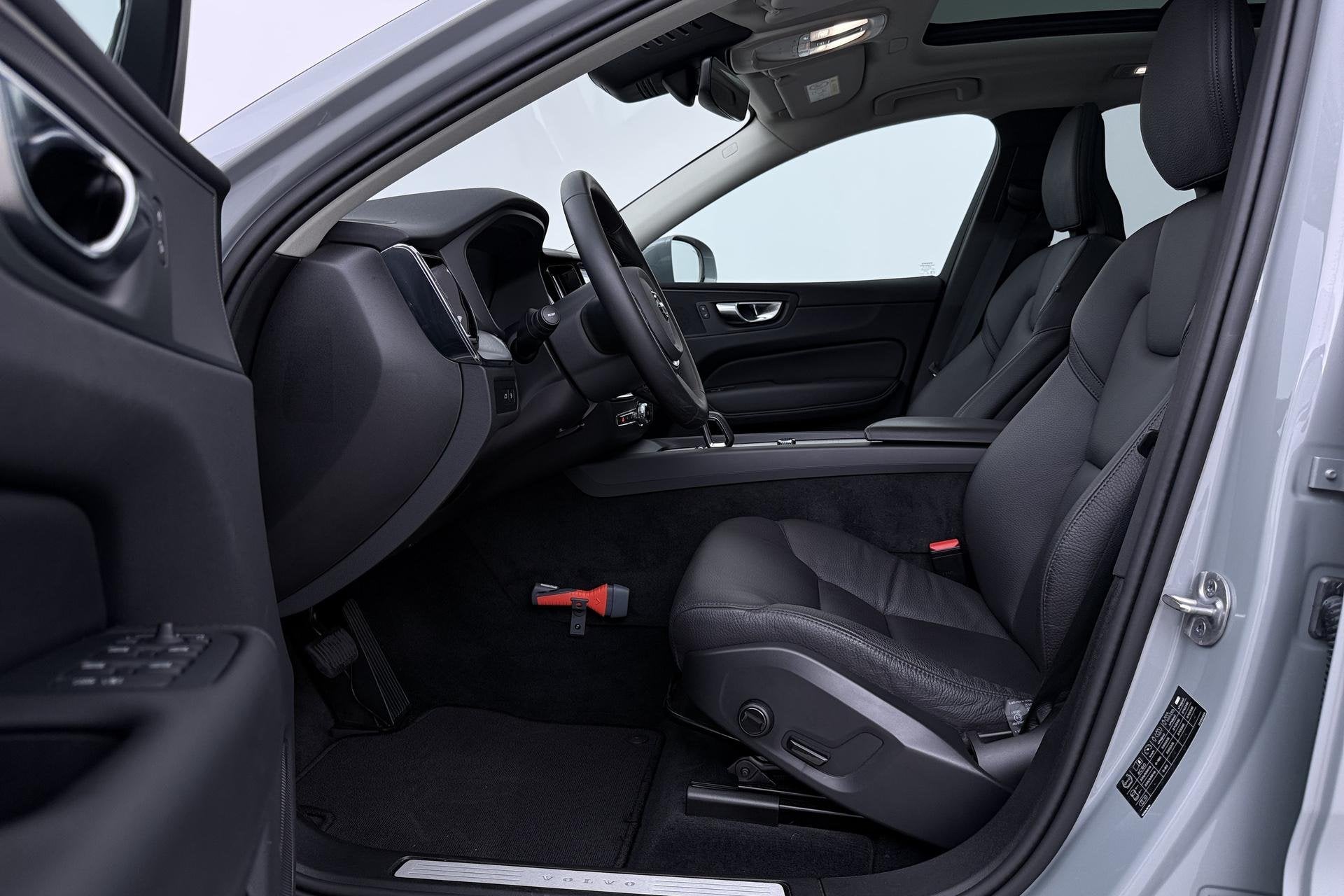 Volvo XC60 T6 Essential Bright | Panoramadak | Trekhaak | Pi, Auto's, Automaat, Stof, Gebruikt, Euro 6