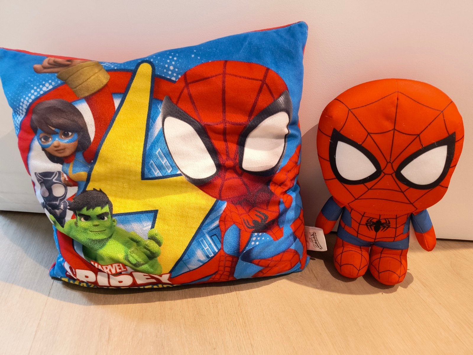 Spiderman knuffel en Marvel kussen, Overige merken, Overige karakters, Overige typen, Ophalen of Verzenden