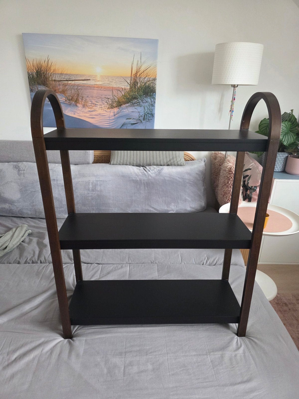 Umbra Bellwood Boekenplank/Opbergrek - Zwart/Walnoot, Ophalen, Met plank(en), Modern, Scandinavisch, 50 tot 100 cm