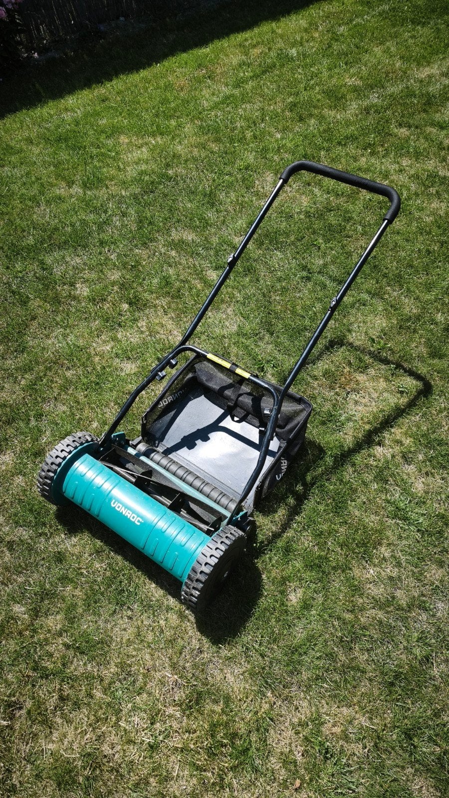 VONROC Handgrasmaaier met opvangzak kooimaaier, Tuin en Terras, Grasmaaiers, Handgrasmaaier, Zo goed als nieuw, Opvangzak, 30 t/m 39 cm