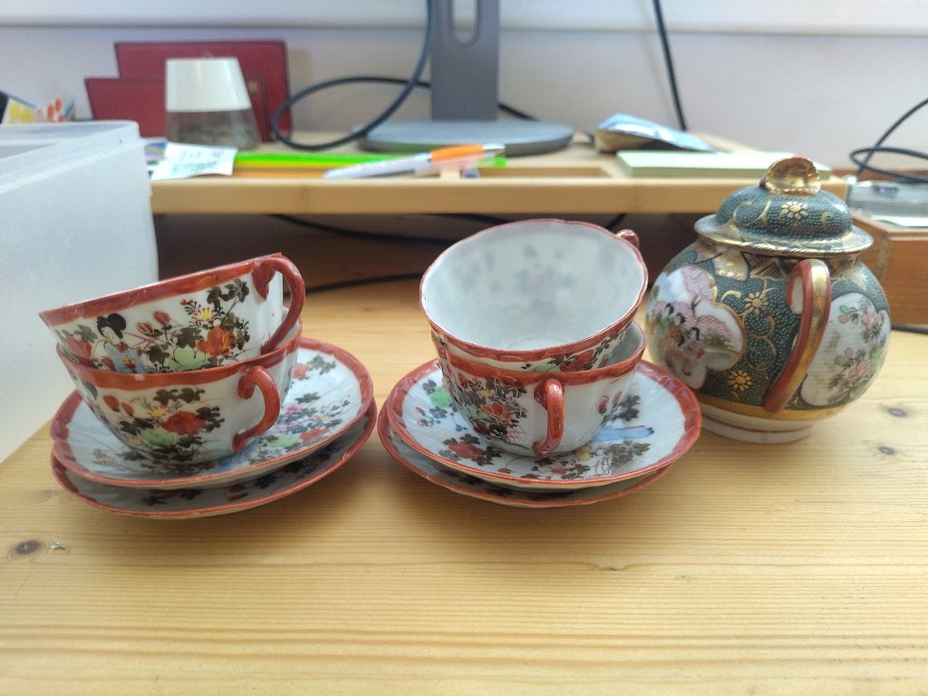 Antiek Japans theeservies met handgeschilderde decoratie, Ophalen of Verzenden