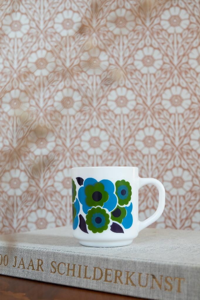 Arcopal mok - Lotus, Huis en Inrichting, Keuken | Servies, Gebruikt, Ophalen of Verzenden, Glas, Overige stijlen