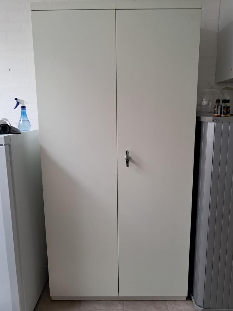 Grote metalen kast, Huis en Inrichting, Kasten | Roldeurkasten en Archiefkasten, Ophalen, Gebruikt, 100 tot 150 cm, 200 cm of meer