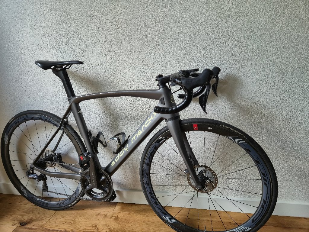 Eddy Merckx racefiets - 53cm frame - Carbon - Schijfrem, Fietsen en Brommers, Fietsen | Racefietsen, Gebruikt, Carbon, Heren, Meer dan 20 versnellingen
