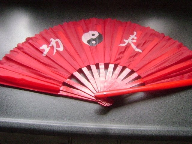 Rode Kung Fu Tai Chi waaier met Yin Yang Symbool, Ophalen of Verzenden