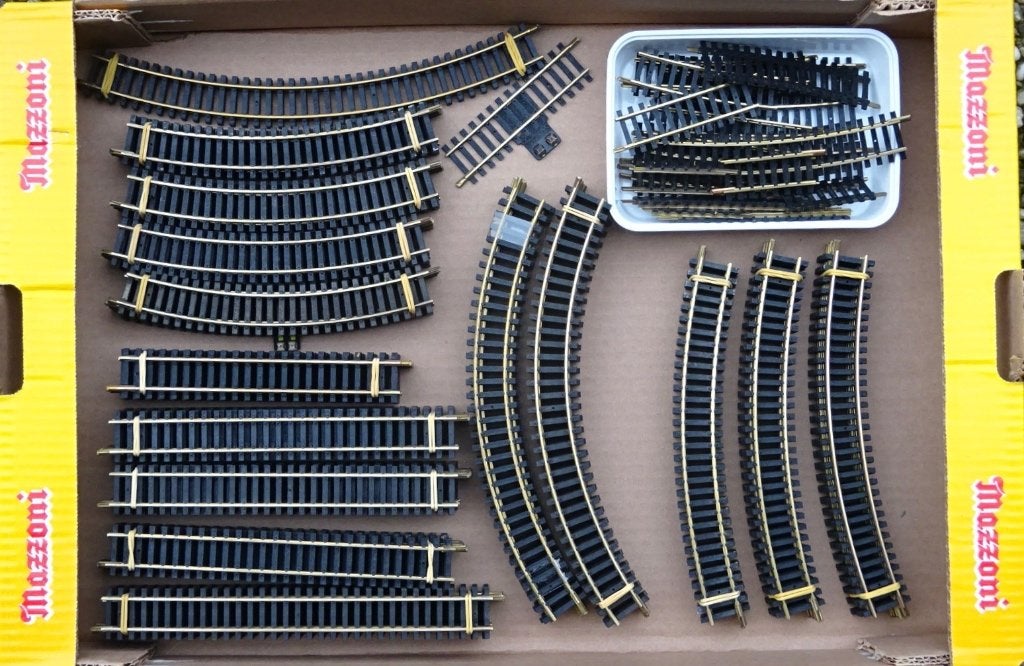 Fleischmann rails ca.125 stuks - NIEUWSTAAT, Gelijkstroom, Fleischmann, Rails, Ophalen of Verzenden