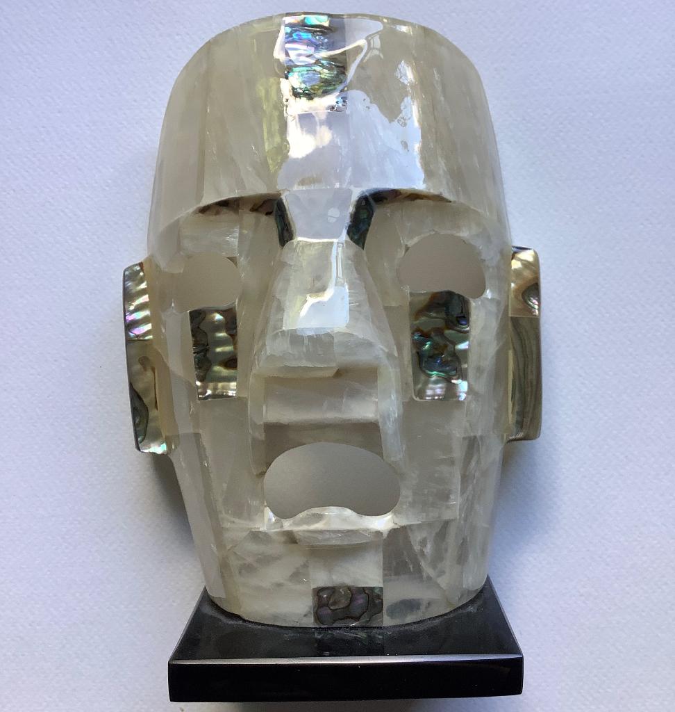 Kunst dodenmasker beeld Calciet parelmoer 634 gr. ceremonie, Ophalen of Verzenden
