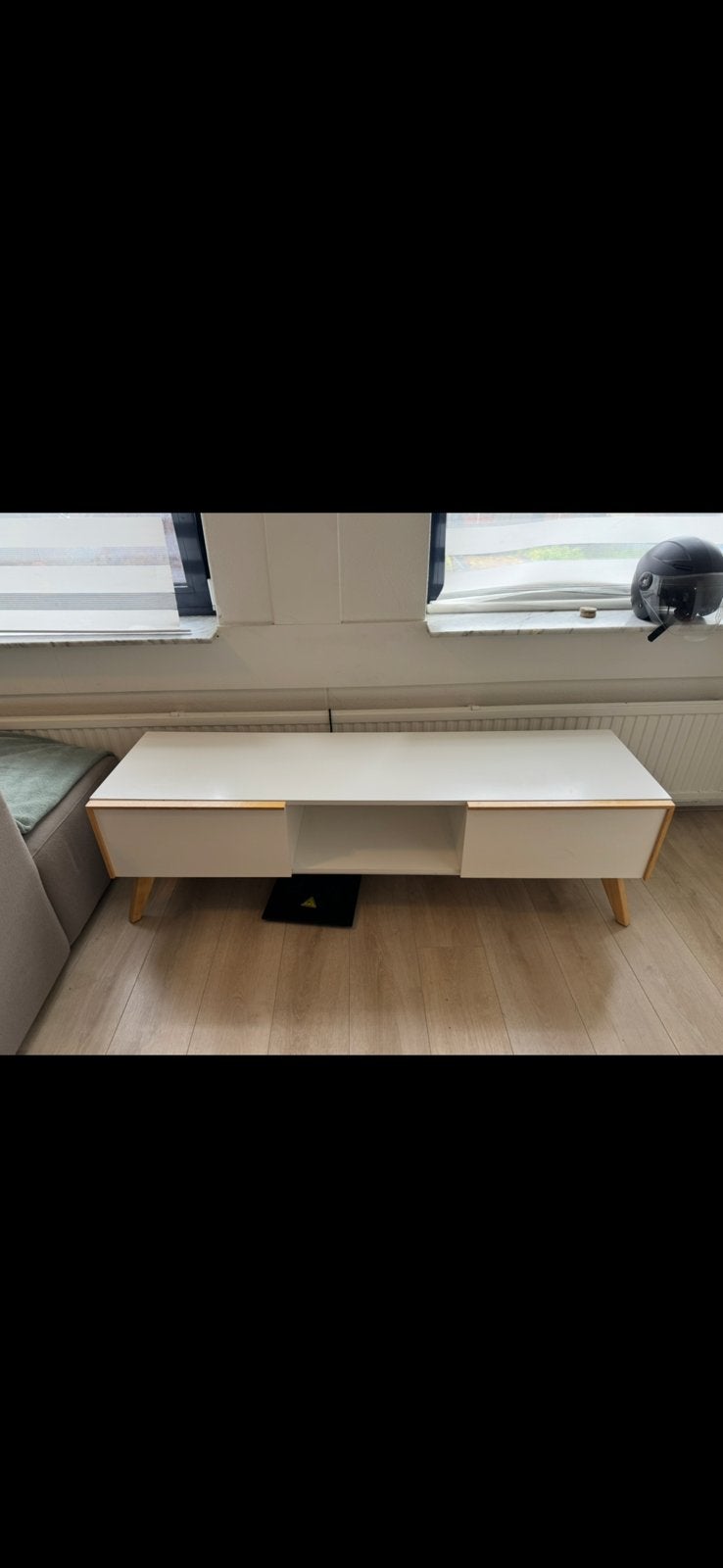 Witte TV kast in goede staat, Ophalen