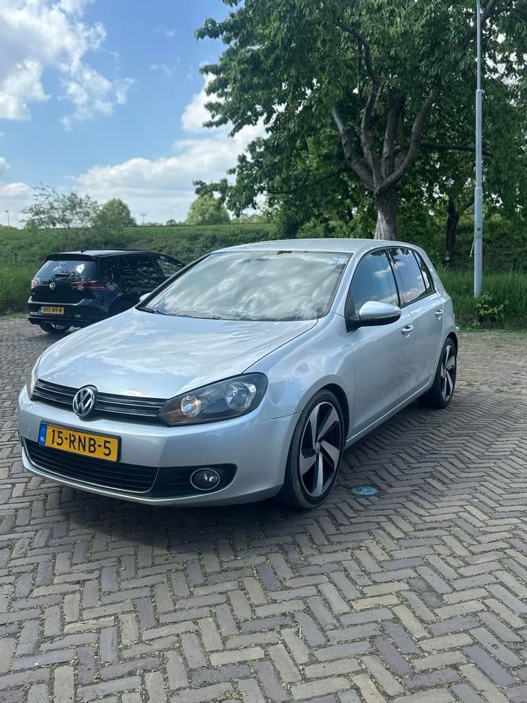 Volkswagen Golf 1.2 TSI 77KW 3D 2011 Grijs, Auto's, Volkswagen, Voorwielaandrijving, Zwart, 4 cilinders, 49 €/maand