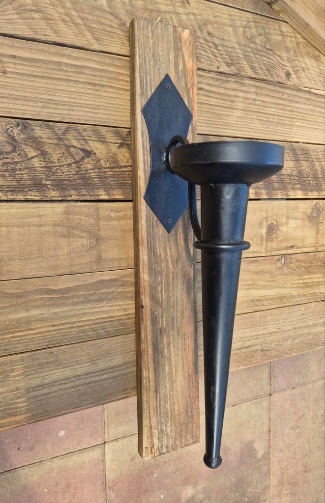 Wandkandelaar op oud grenen plank, Ophalen of Verzenden, Overige materialen