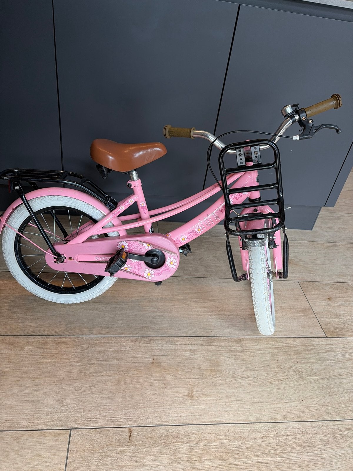 Roze meisjesfiets 16 inch met voordrager, Ophalen, Terugtraprem, Gebruikt, Handrem