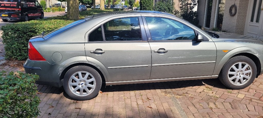 Ford Mondeo 1.8 16V 92KW HB 2002 Groen, Auto's, 4 cilinders, Mondeo, Origineel Nederlands, Particulier