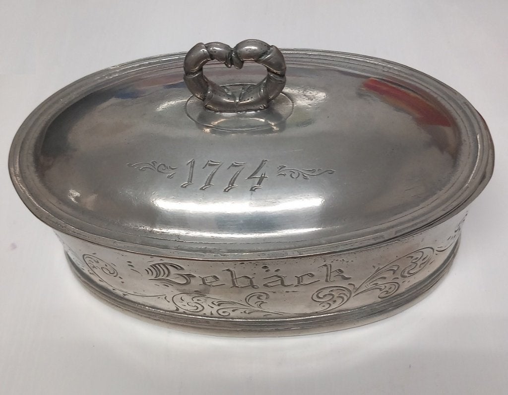 edeltin antieke gebackdoos/gebak op het deksel 1774, Antiek en Kunst, Ophalen of Verzenden