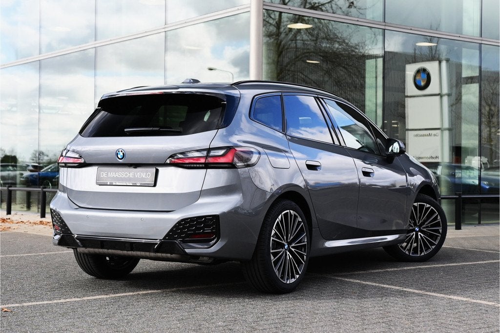 BMW 2 Serie Active Tourer 225e xDrive M Sport Automaat / Tre, Automaat, 1800 kg, Zwart, 38 km/l