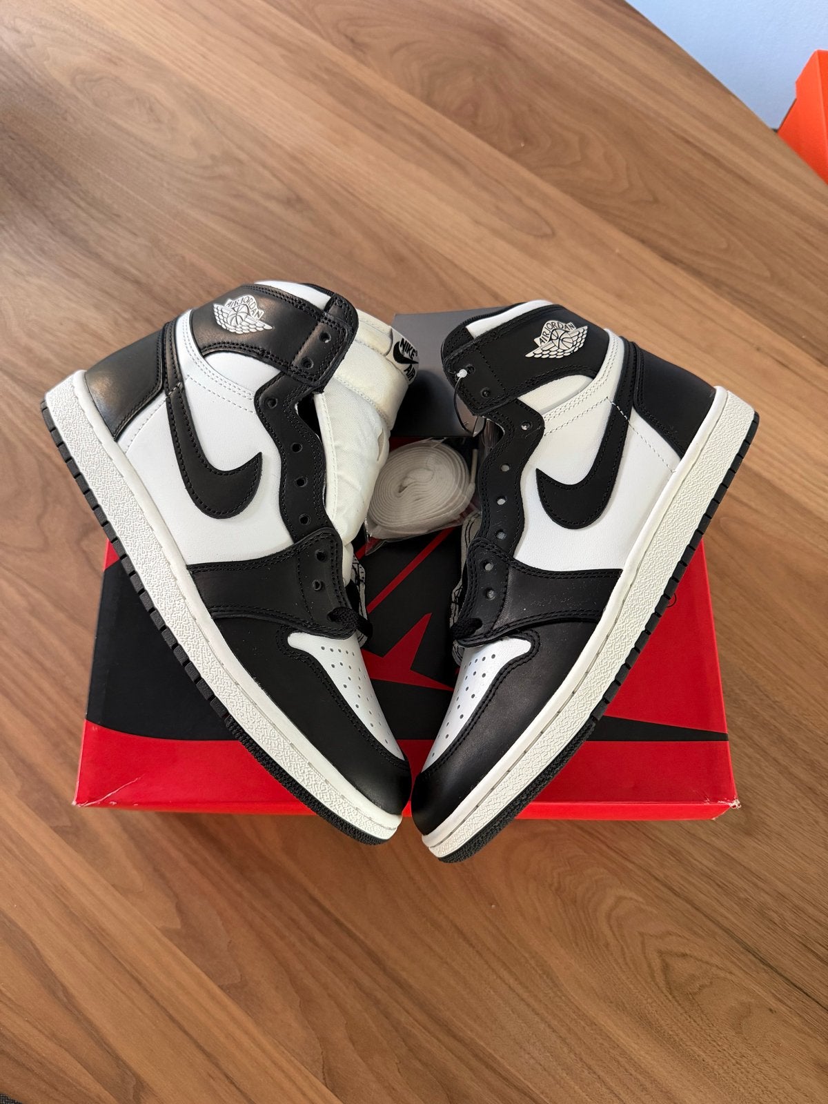 Nike Air Jordan 1 High '85 Black/White - Maat 43, Ophalen of Verzenden, Nieuw, Zwart, Sneakers of Gympen