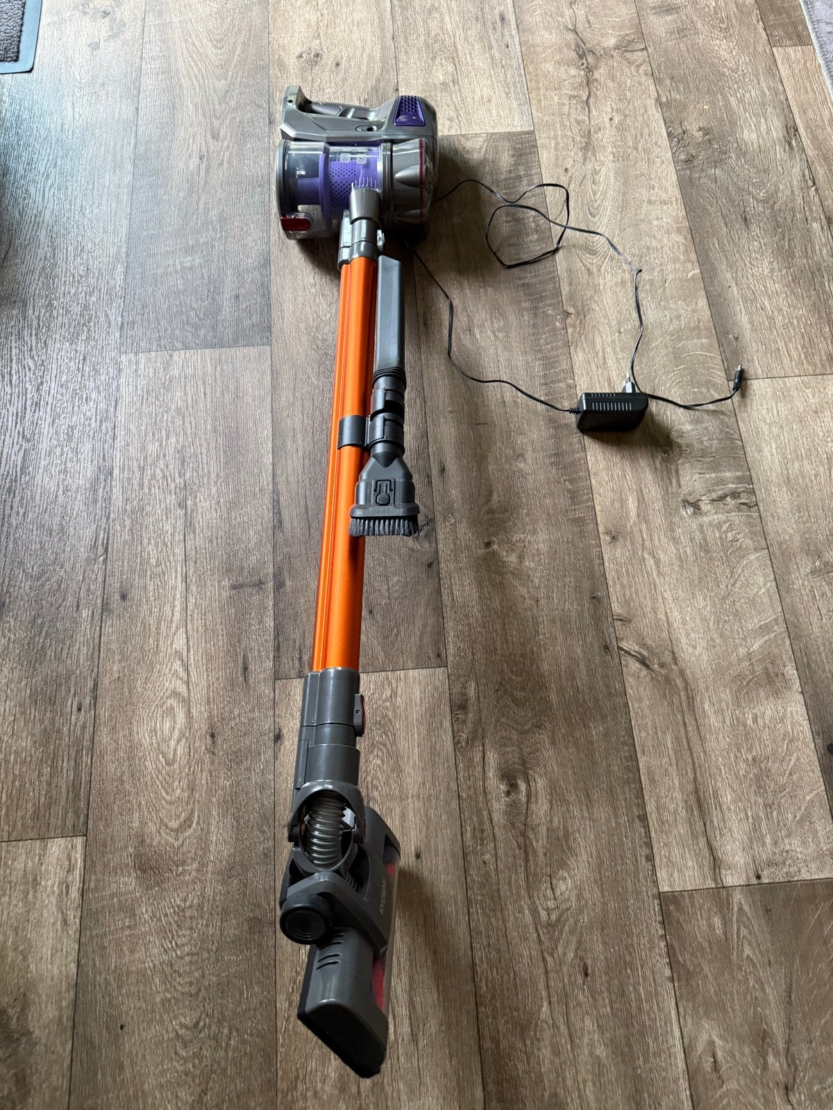 Hyundai Stofzuiger (accu defect), Draadloos, Ophalen of Verzenden, Niet werkend, Reservoir