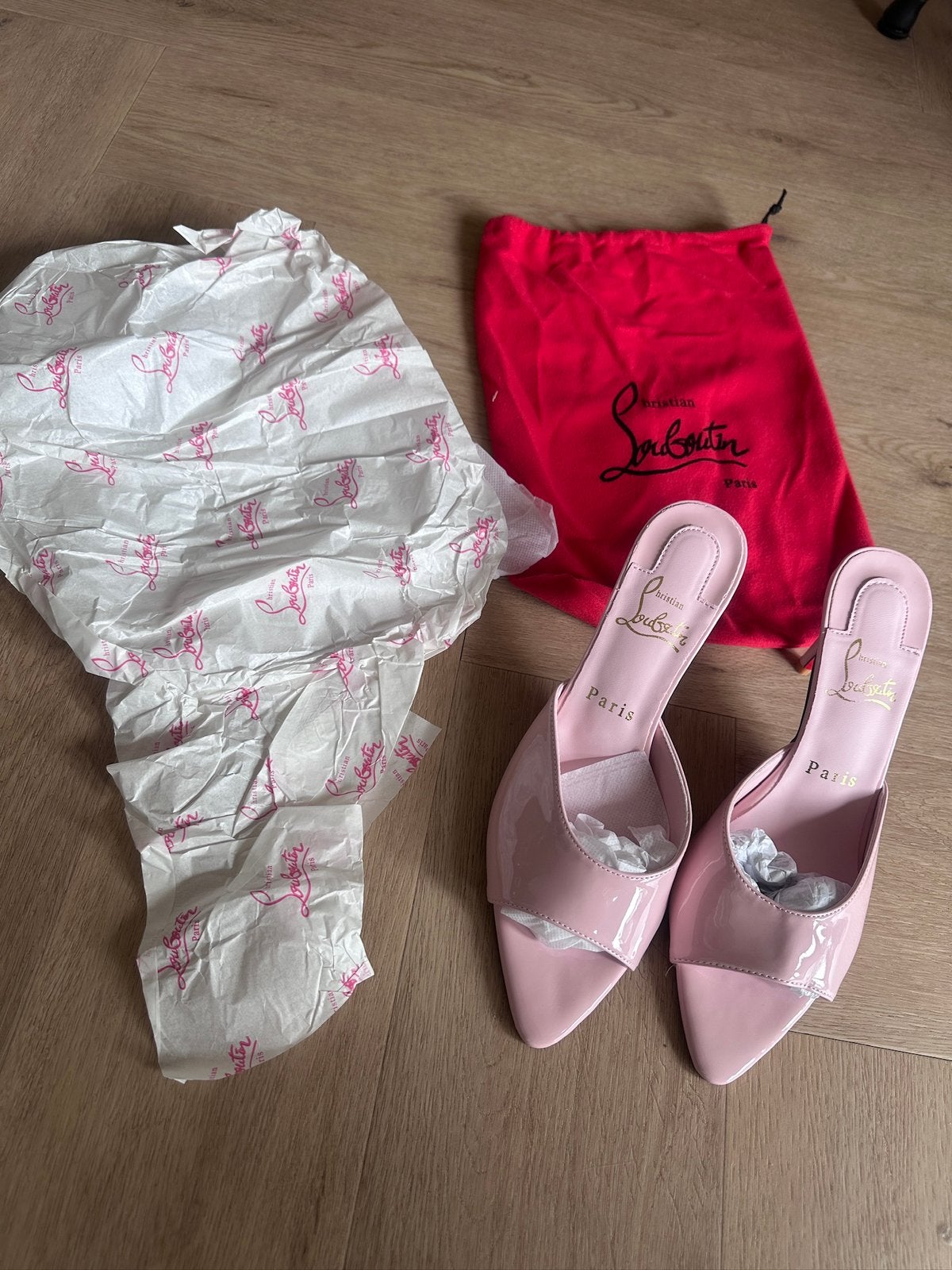 Louboutin Miss Z Mule roze hakken maat 39 nieuw! €100, Nieuw, Ophalen of Verzenden, Schoenen met hoge hakken, Roze